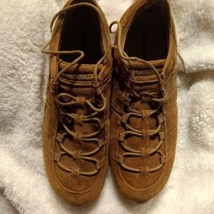 Women's Camel Diesel shoe's sz 10